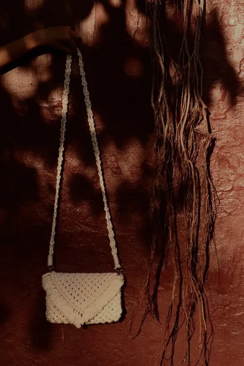 Handcrafted Macrame Clutch Bag with swing (Off-white)
