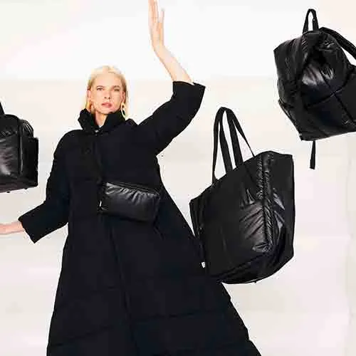 The Expandable Tote in Black