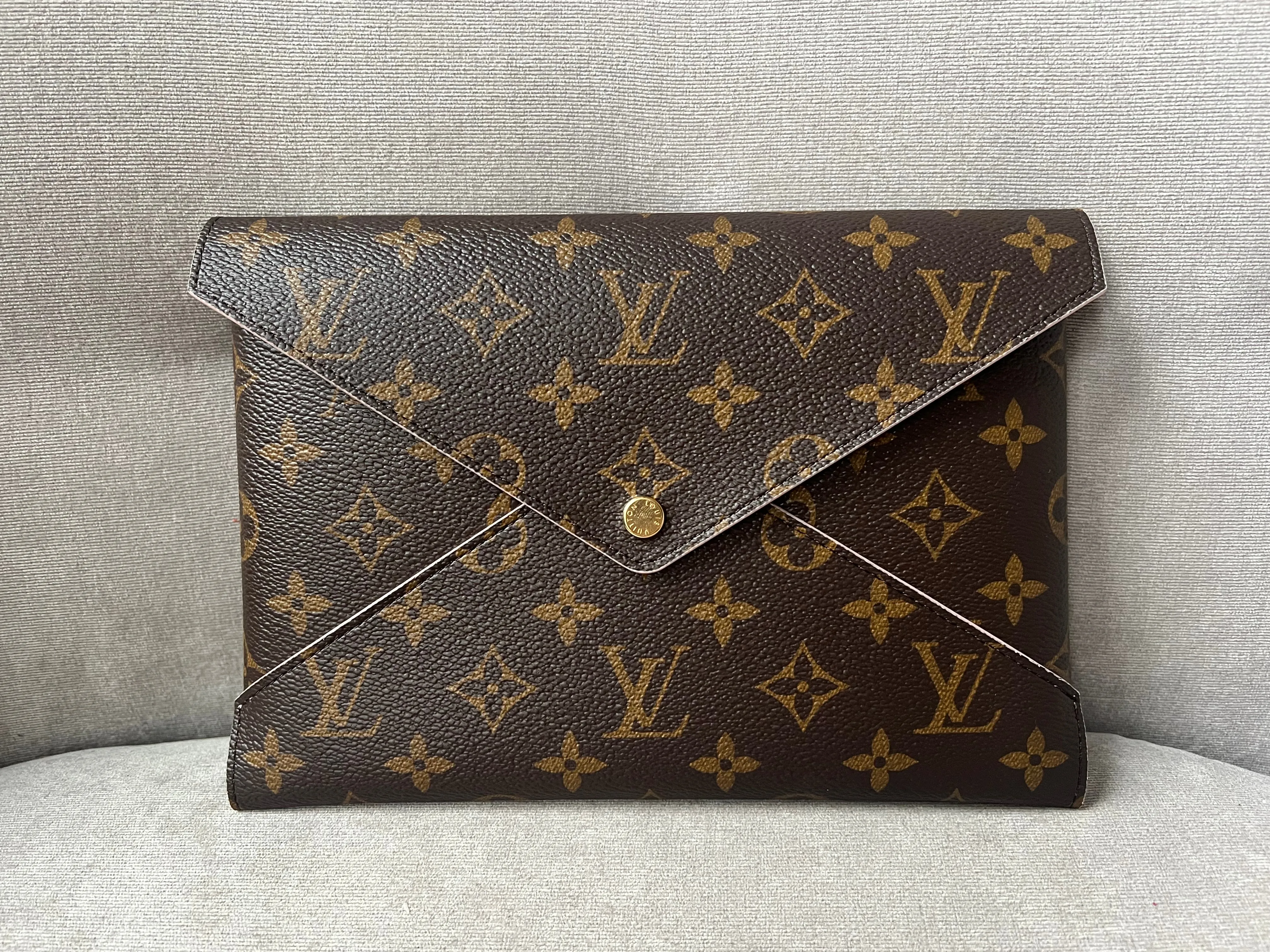 Trendy Inspired Louis Vuitton Large Kirigami Pouch Monogram