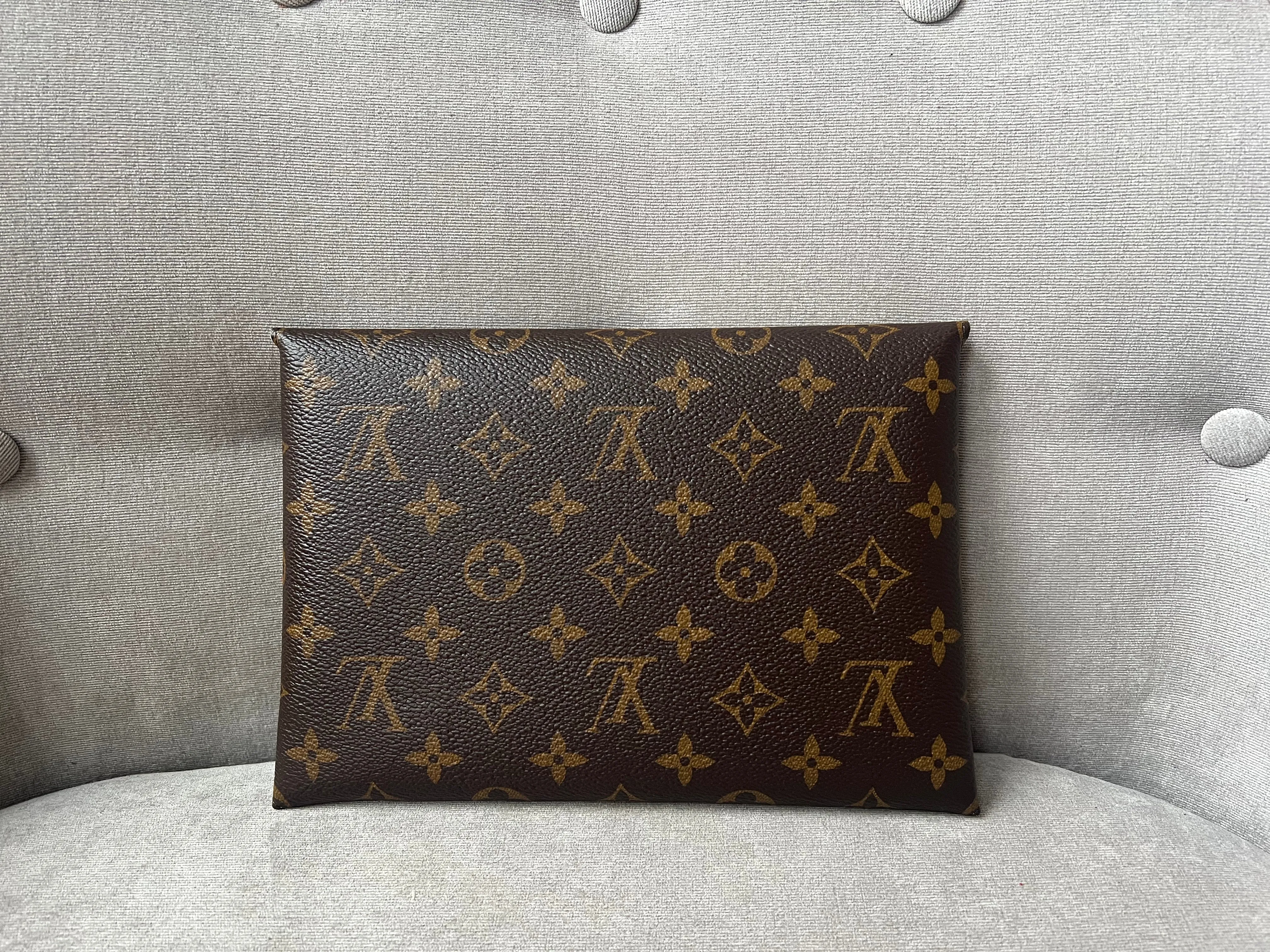 Trendy Inspired Louis Vuitton Large Kirigami Pouch Monogram